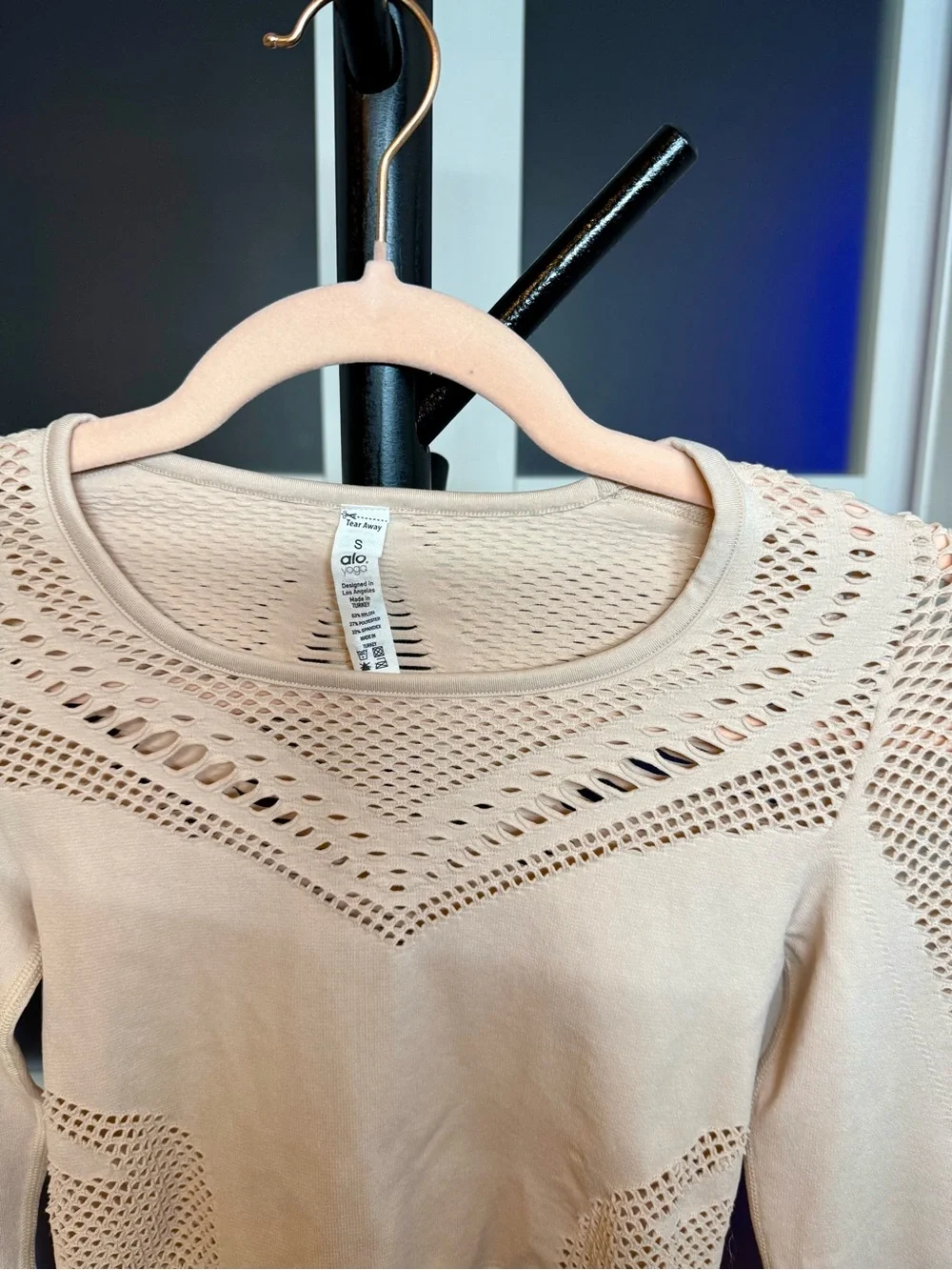 Alo Yoga Siren Long Sleeve Mesh Performance Crop Top, pink, small.